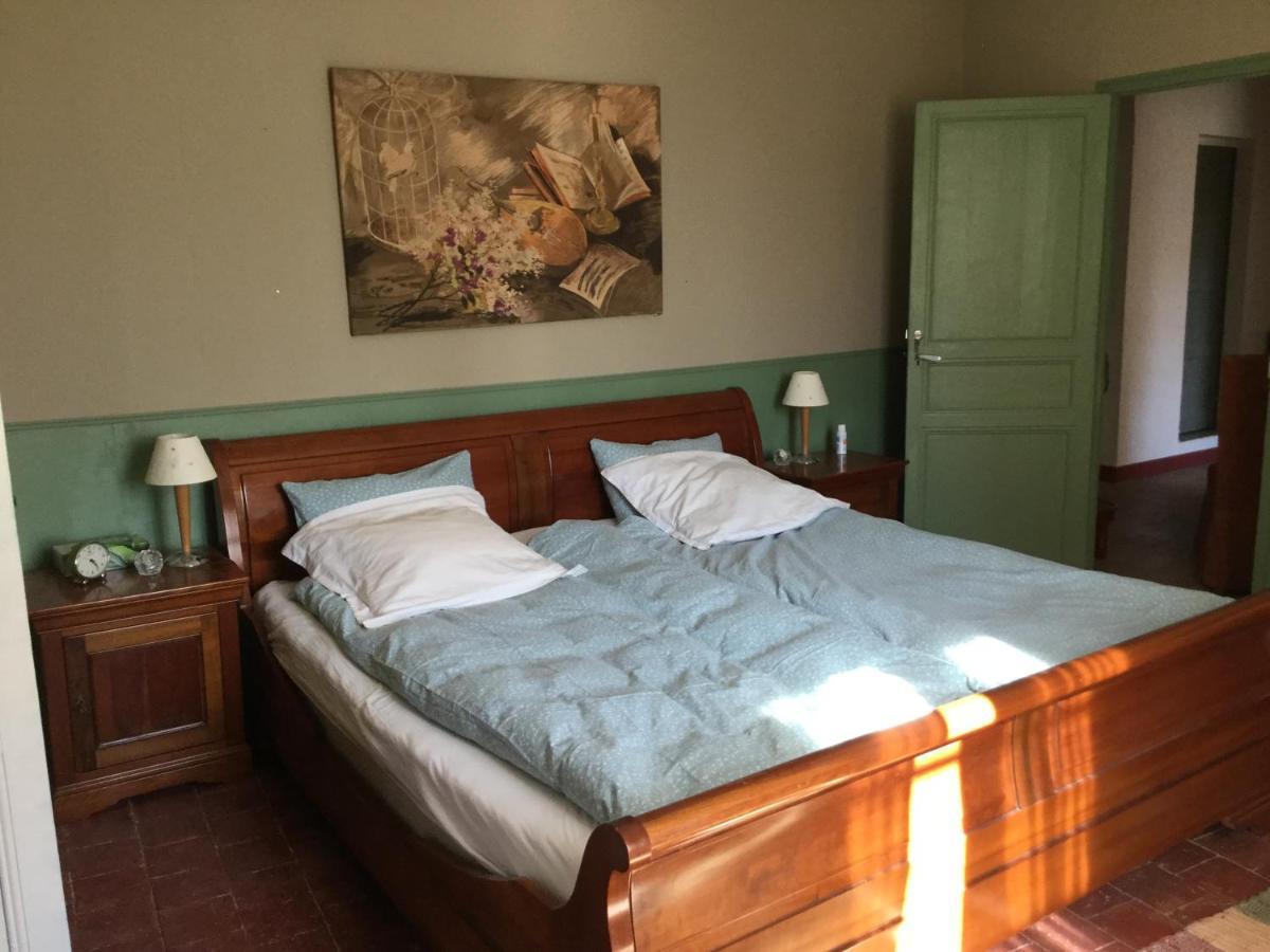 アルジュリエ Les Hirondelles Bed & Breakfast エクステリア 写真
